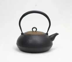 Cast Iron Kettle Iwachu Tetsubin 44 oz.